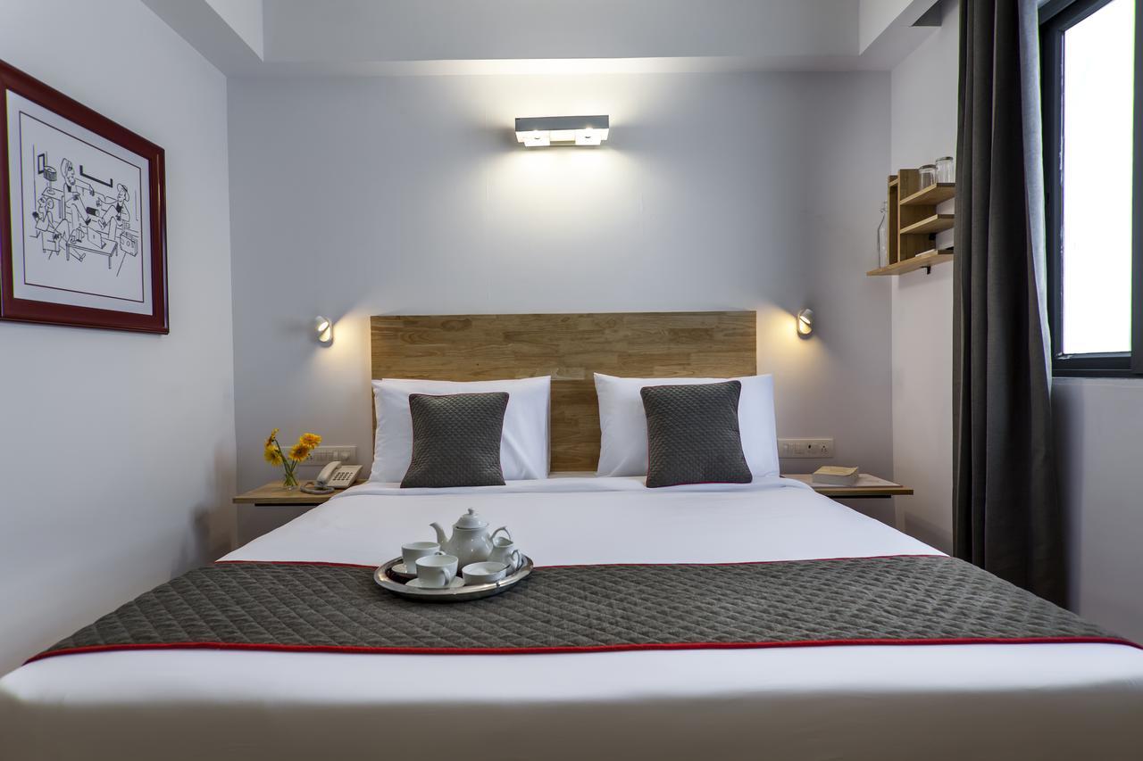 Oyo Townhouse 5 Jubilee Hills Hotell Hyderabad Eksteriør bilde